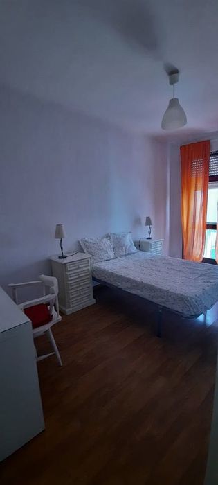 T2 grande mobilado com 2 frentes no Covelo-Paranhos.