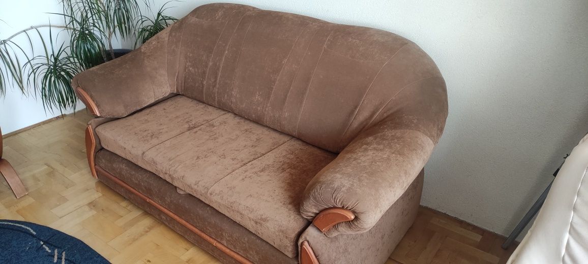 Sprzedam sofę z funkcją spania z pojemnikiem na pościel
