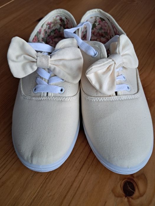 Trampki damskie kremowe 39