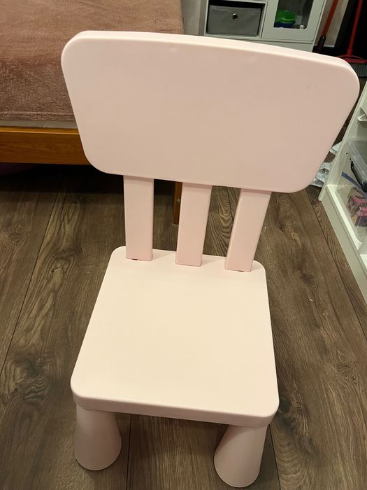 Stolik z krzesełkami