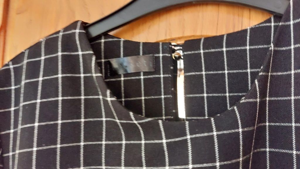 Elegancka sukienka w kratę Forseti 38/M bdb