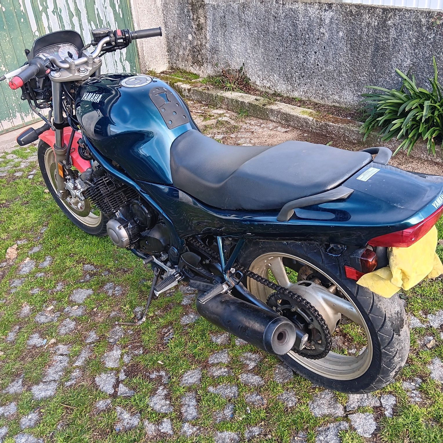 Vendo ou troco  yamaha xj 600