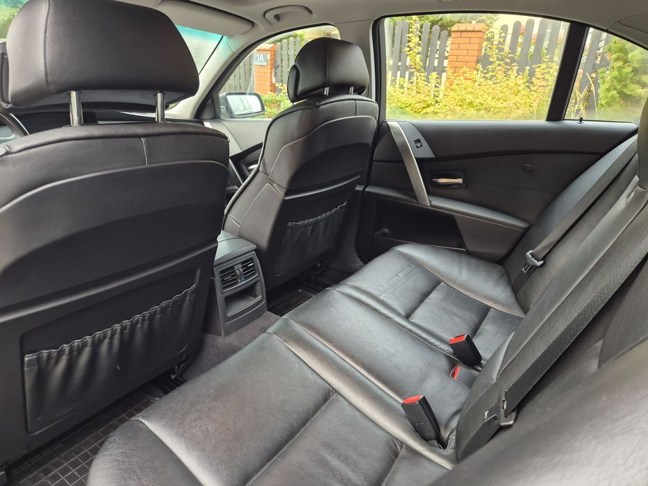 BMW E60 4.4V8 333KM 2004r