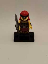 Minifigurka LEGO CMF 25 Barbarzyńca