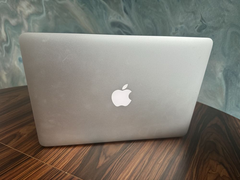 MacBook Pro (Retina, 13-calowy, początek 2015 r.) 