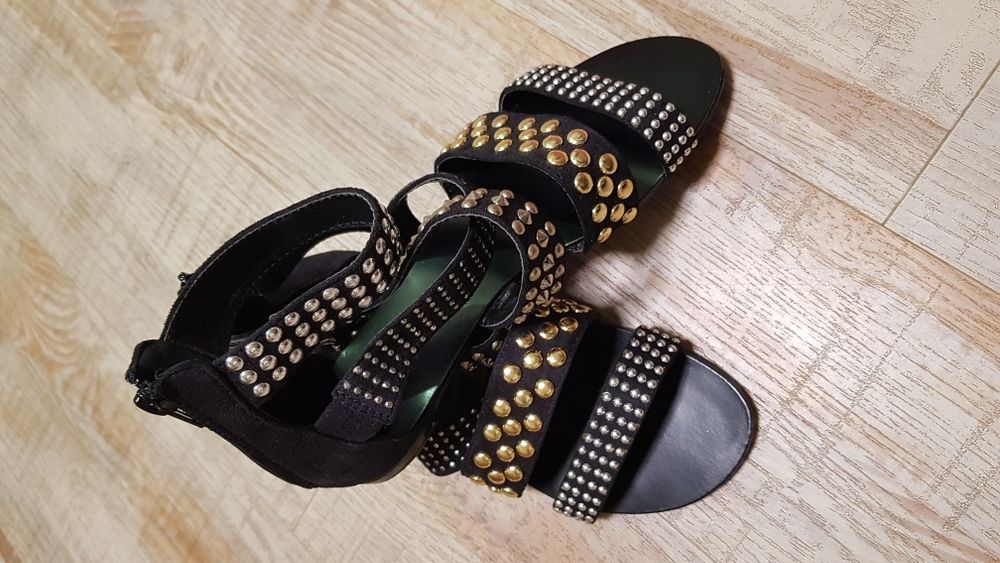 Босоножки Аttizare.