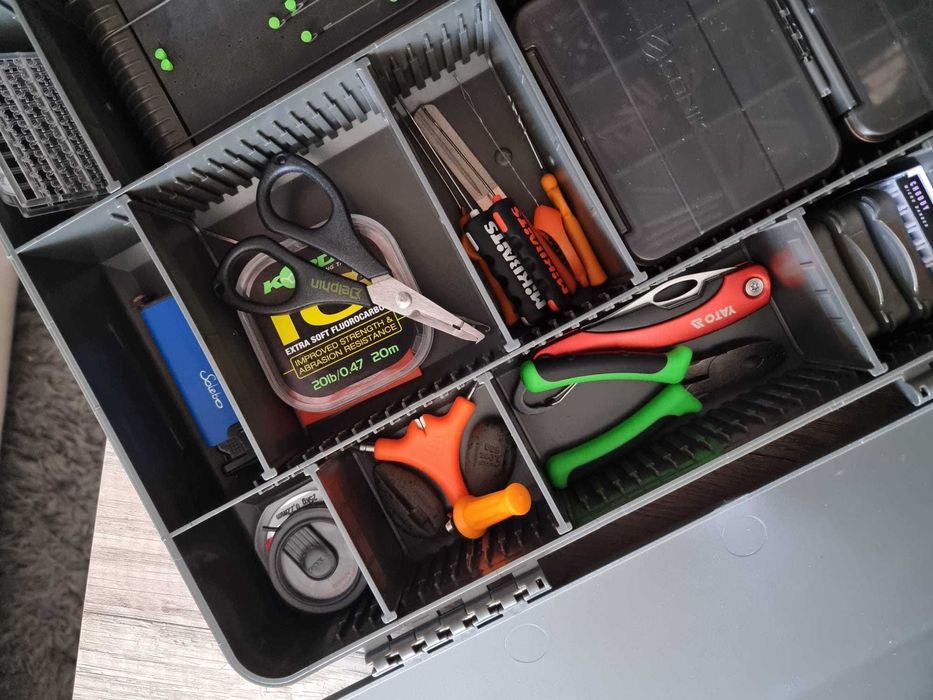 Organizer wędkarski SONIK LOCKBOX LARGE KORDA FOX AVID + Zestaw