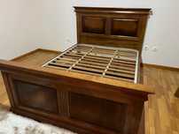 Conjunto de Móveis de Quarto em Madeira Maciça - 250€