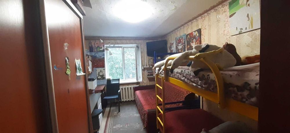 Продається кімната р-н 700 річчя