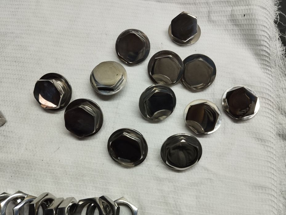 Ява гайки вилки та осі колеса нержавійка