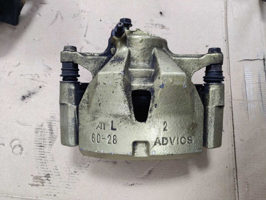 Суппорта передні до Lexus IS 250 , 220d 2005-2012р. Б/У