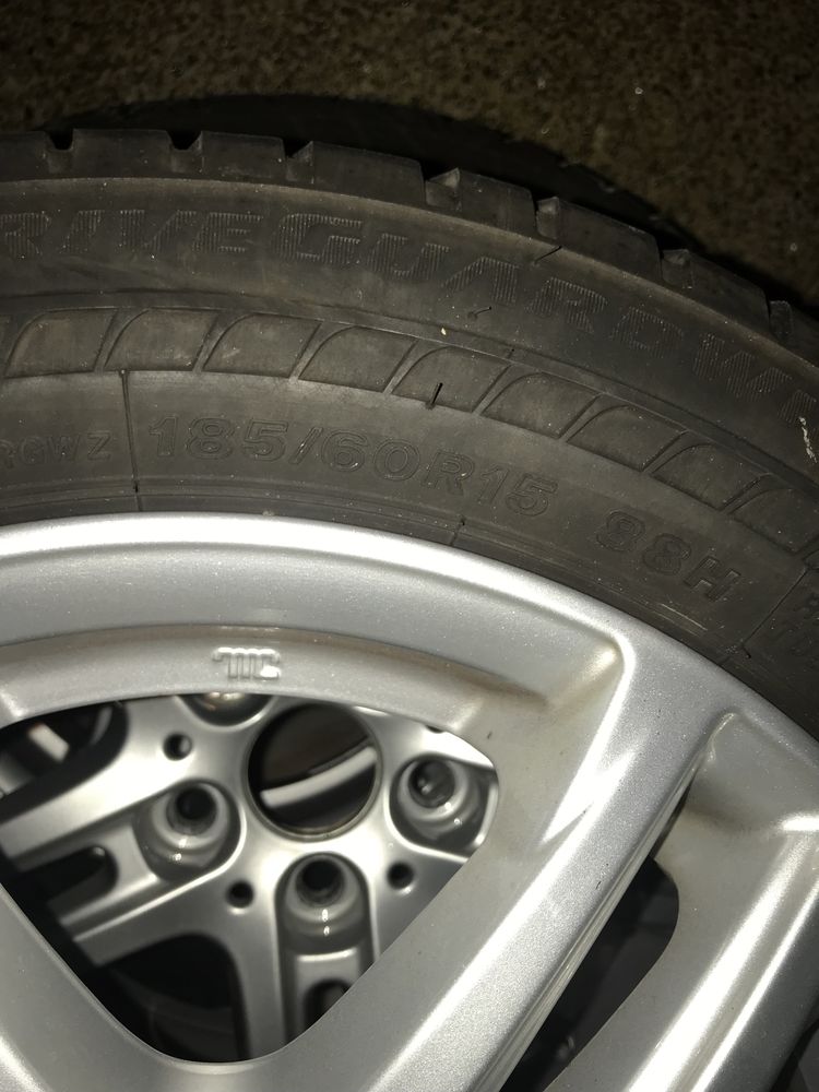 4 jantes 15” com pneus 185/60R15 mini cooper originais