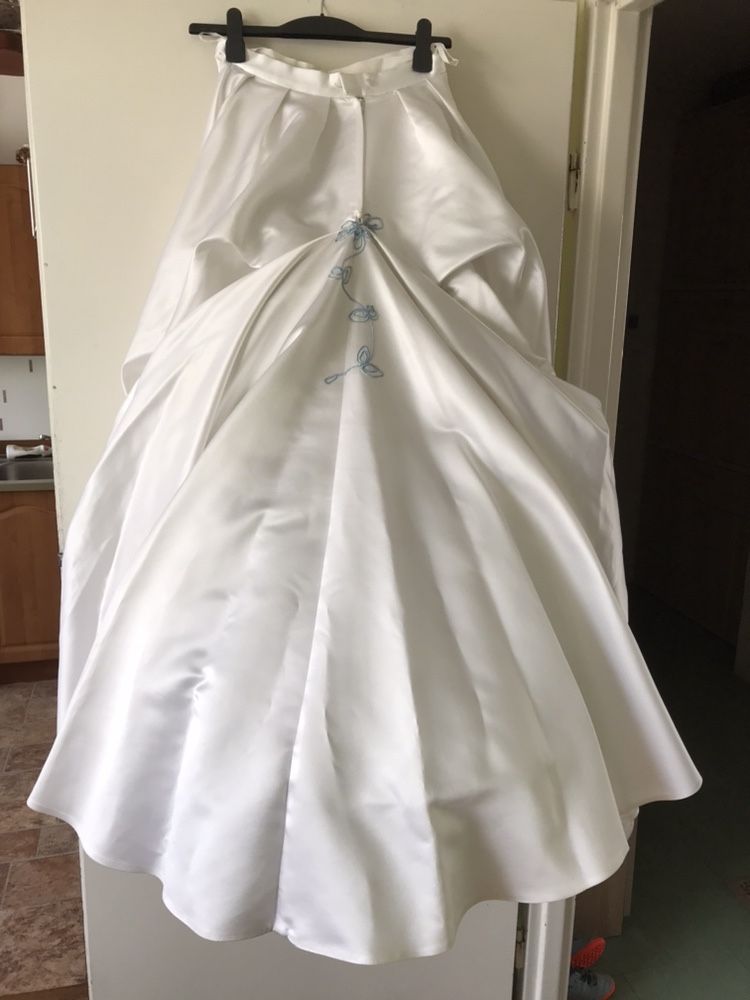 Sukienka ślubna rozmiar 36 w dobrym stanie