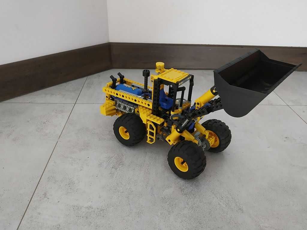 Lego 8459 Pneumatic Front-End Loader