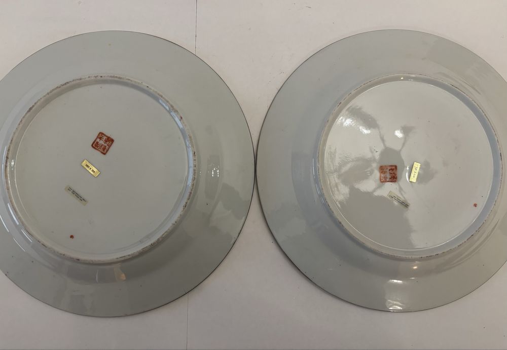 Par de Pratos  antigos em porcelana Chinesa Mil Flores .