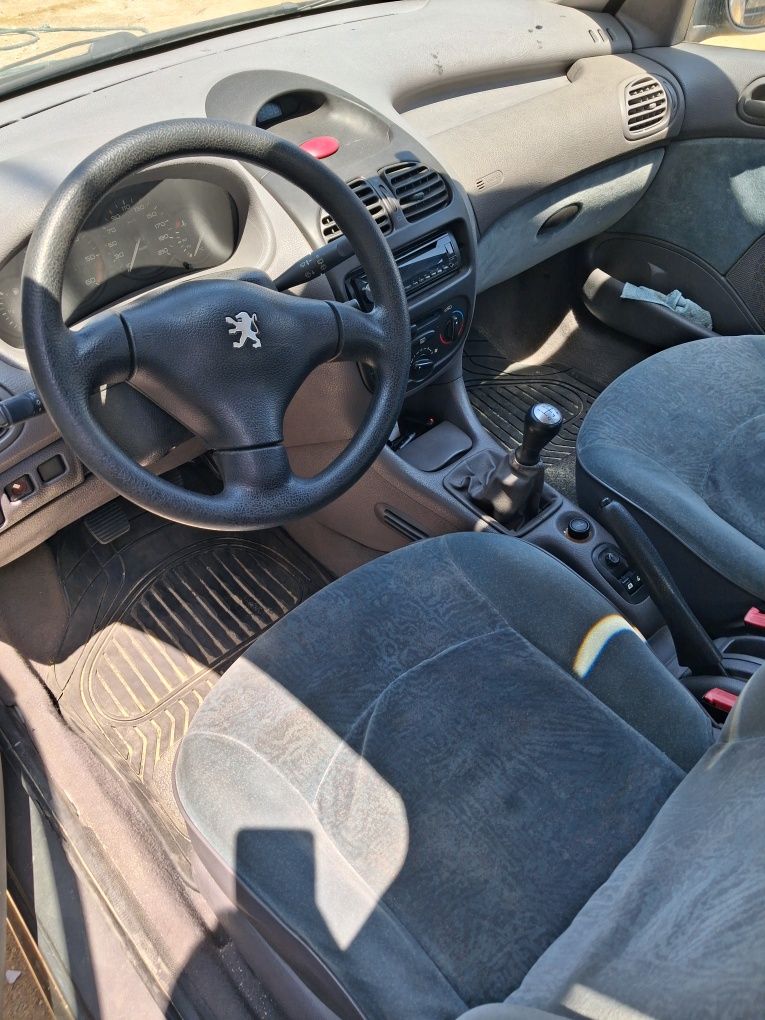 Pegeot 206 diesel  225 mil km