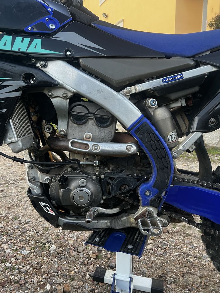 Yamaha yz250f.