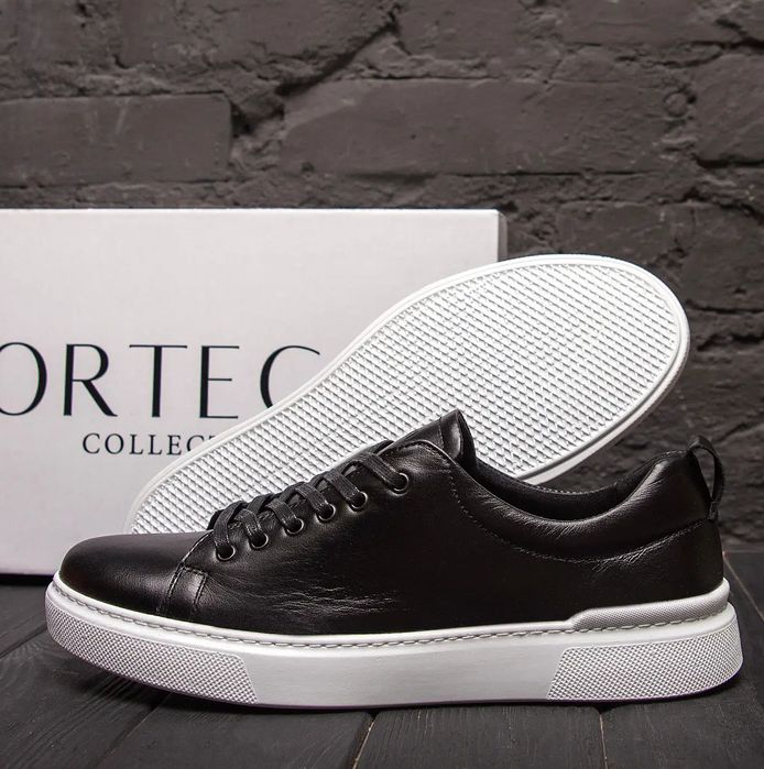 Мужские кроссовки черные с белой подошвой, кожаные кеды на весну