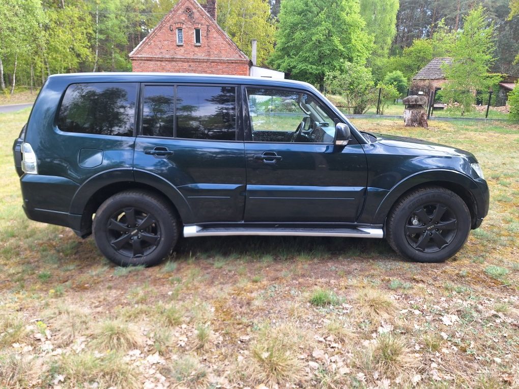Mitsubishi Pajero 4x4 2015R