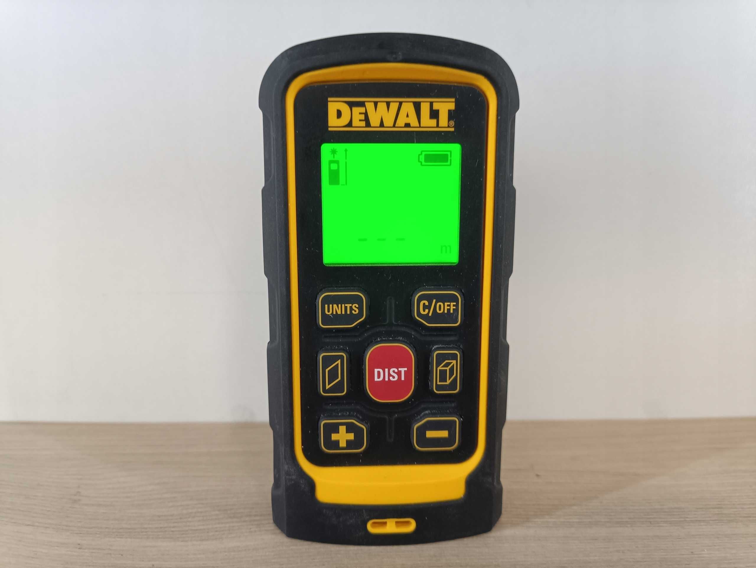 Dalmierz laserowy DeWalt DW040