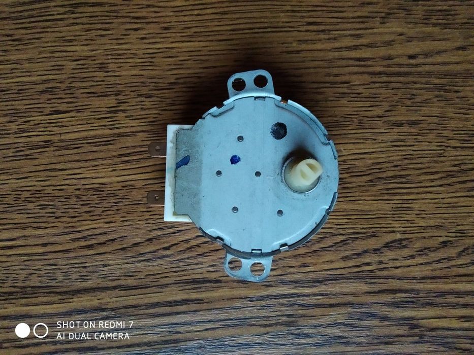 Моторчик низко оборотный для вращения блюда в микроволновке  оригинал