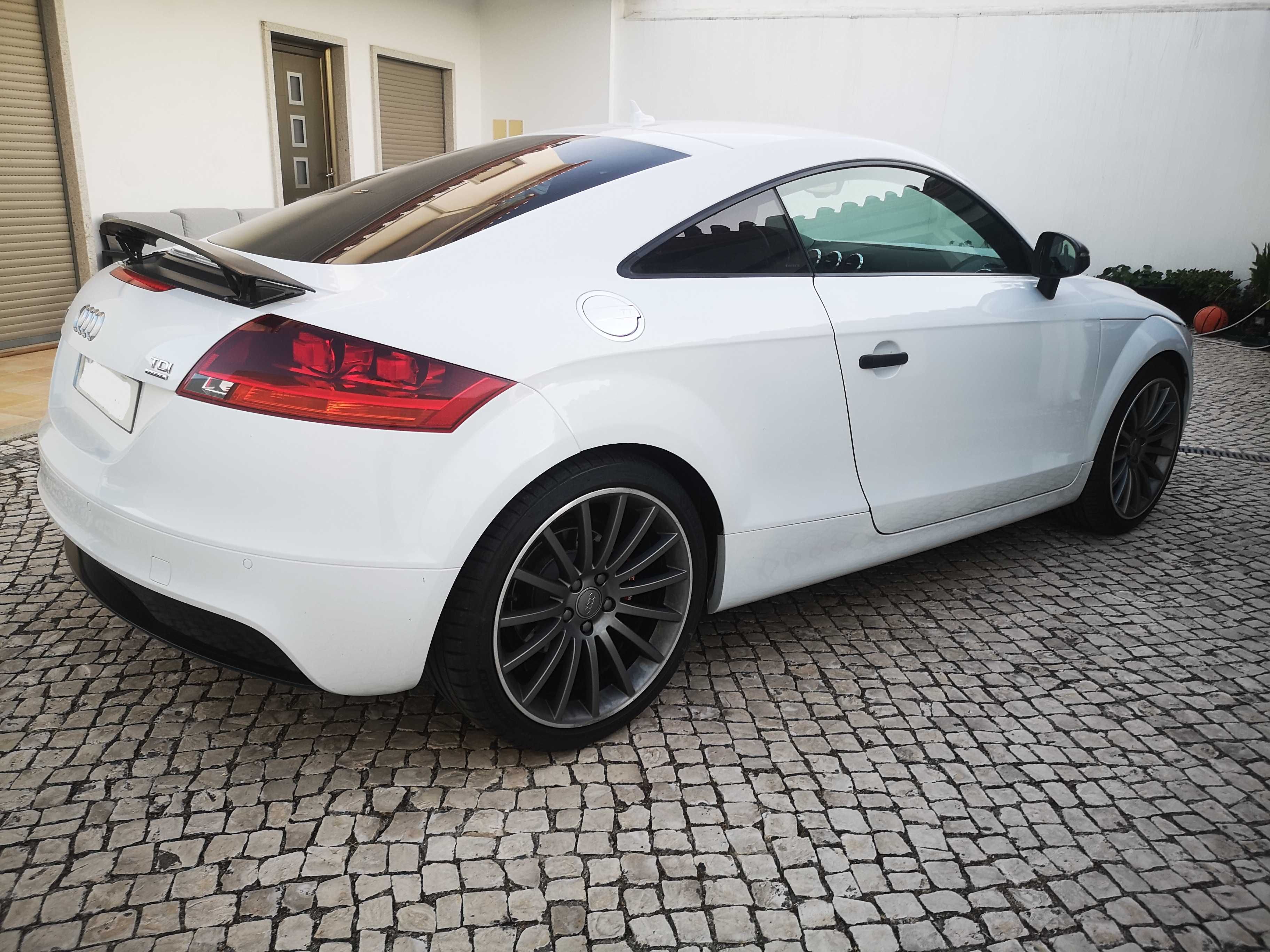 Audi TT 2.0Tdi Quattro de Novembro de 2013 Exclusive Edition