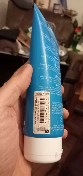 DeseJa esfoliar?Gommage-Uriage 200MLVisage-Corps-9E-M.barbear3EDesde2E