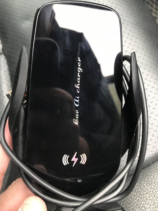 Автотримач з бездротовою зарядкою