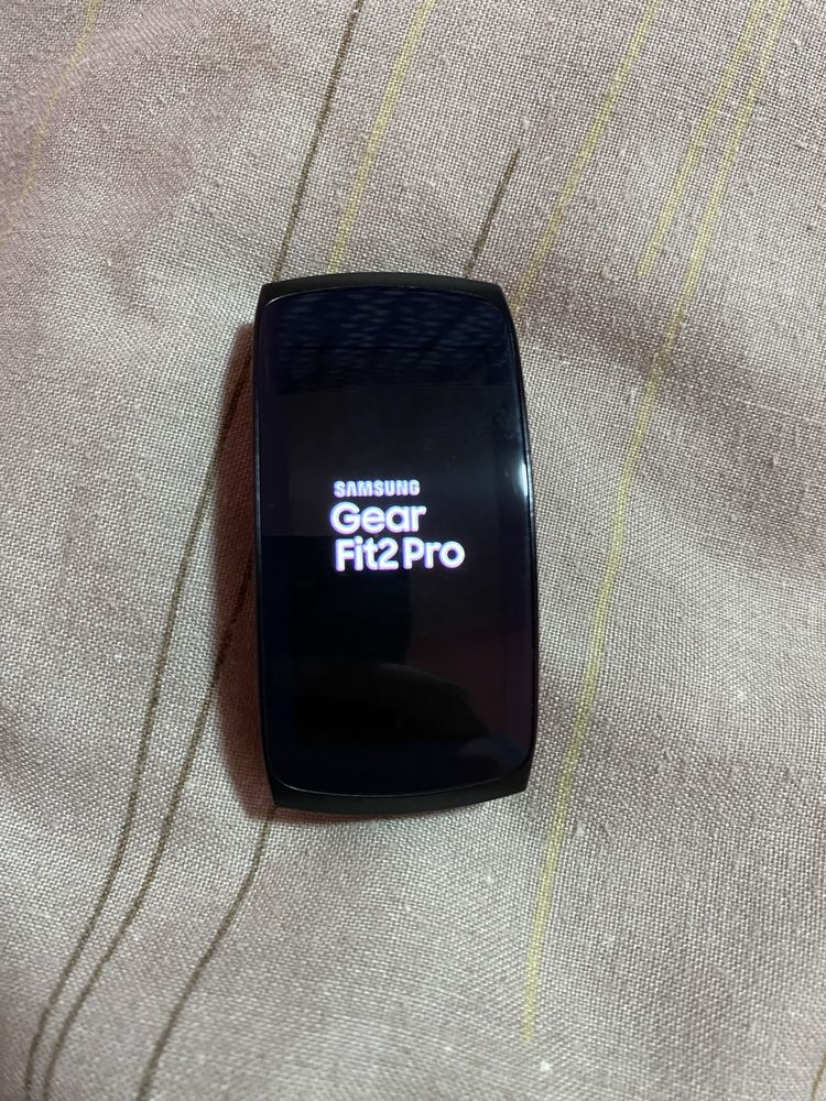 Фітнес-браслет Samsung Gear Fit2 pro