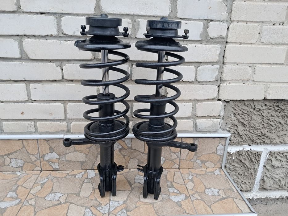 Стойки взборі ваз 2109 21099; 2110 2111 2112 2115 стойки передні ваз