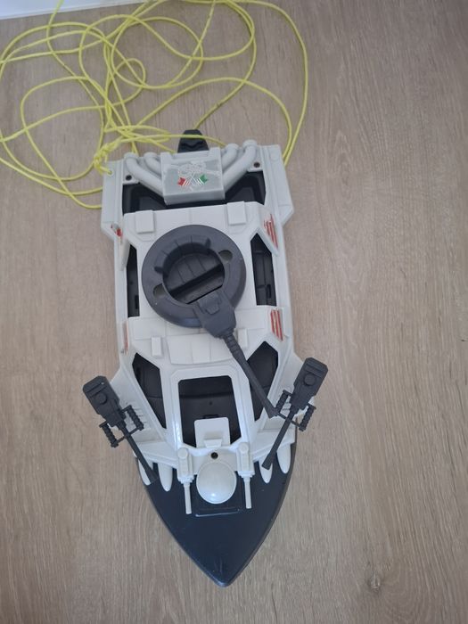 Łódka nad jezioro na sznurku dla dzieci