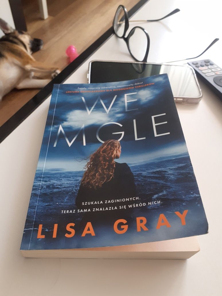We mgle Lisa Gray