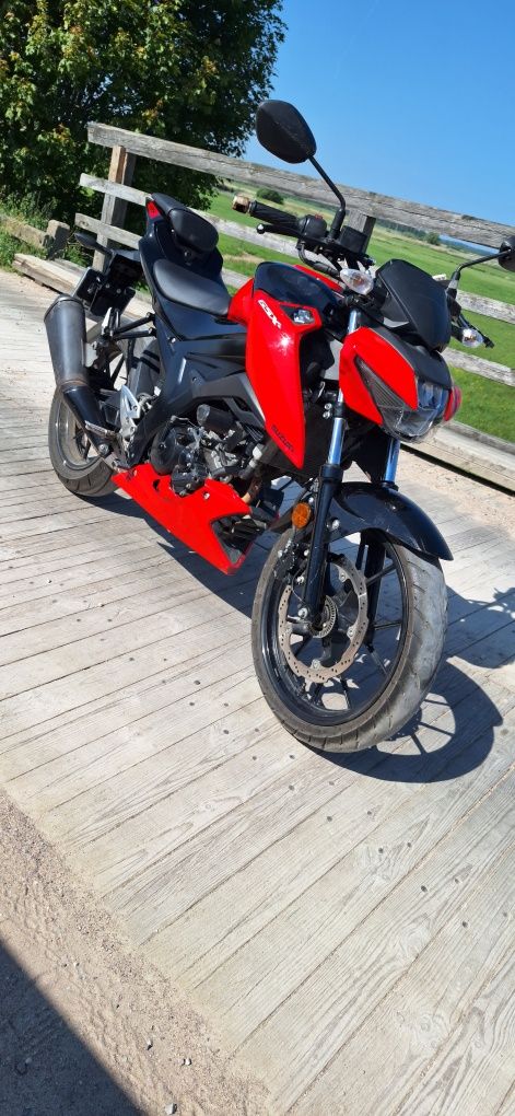 Sprzedam SUZUKI GSX-S.