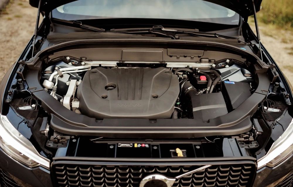 Volvo XC60 B5 AWD Plus Dark