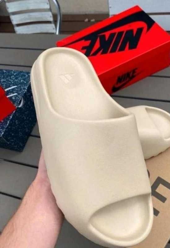 YeezyBoostSlideUnisextrampkiBone.42