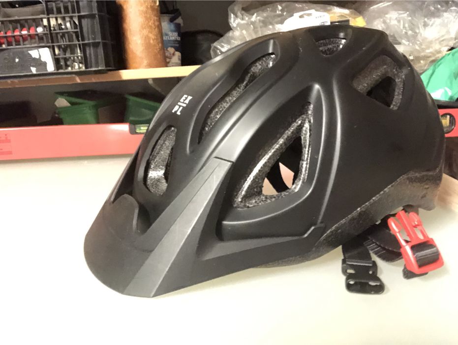 Kask rowerowy czarny