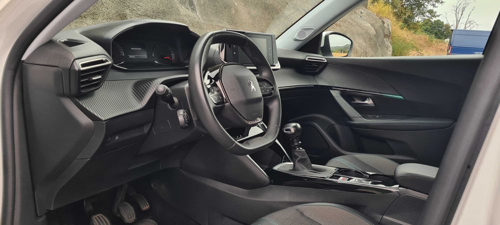 PEUGEOT 2008 1.2 PURETECH ALLURE