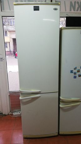 Холодильник Indesit. Двухкамерный, обслуженый.