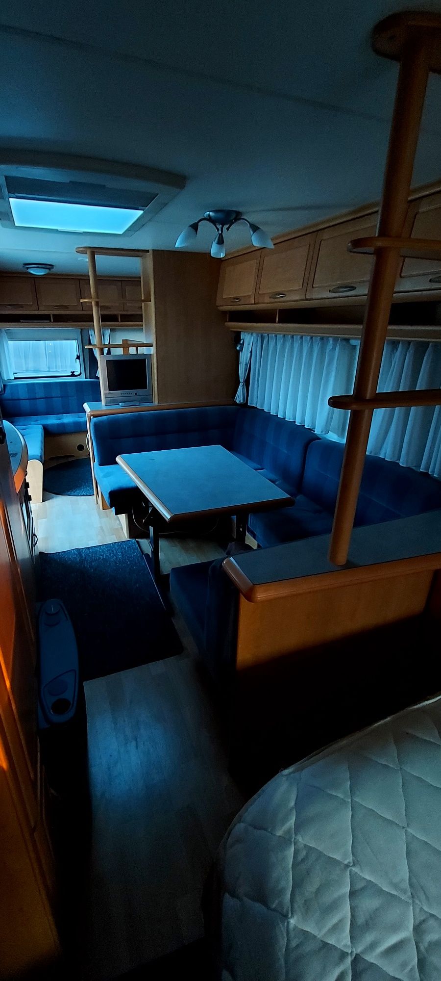 Przyczepa kempingowa hobby Exelsior Knaus Azur Caraveliar DMC 1600 6os