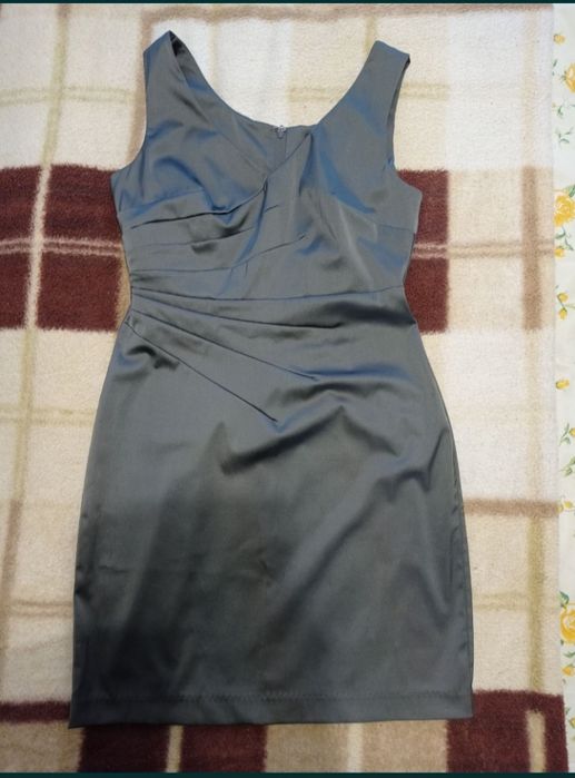 Платье вечернее атласное