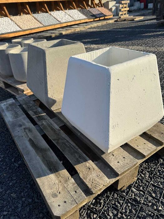 Donica betonowa Axis śnieżnobiała Ogrodowa niemalowana 47x44 1 szt