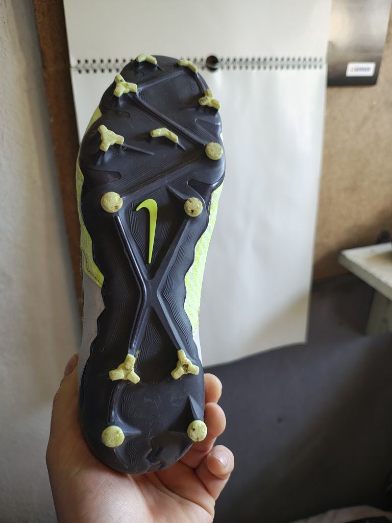 Korki pół profesjonalne Nike Phantom. Rozmiar 40. Wkładka 25cm