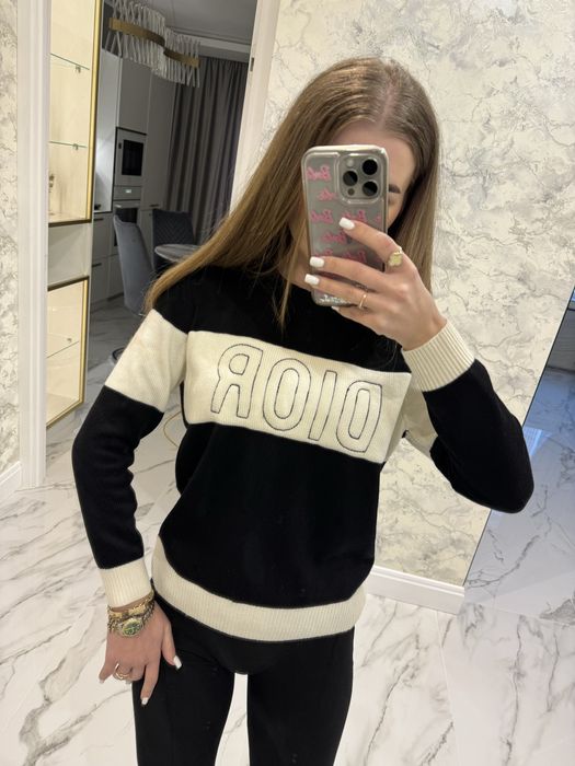 Черный с белым свитер люкс бренд