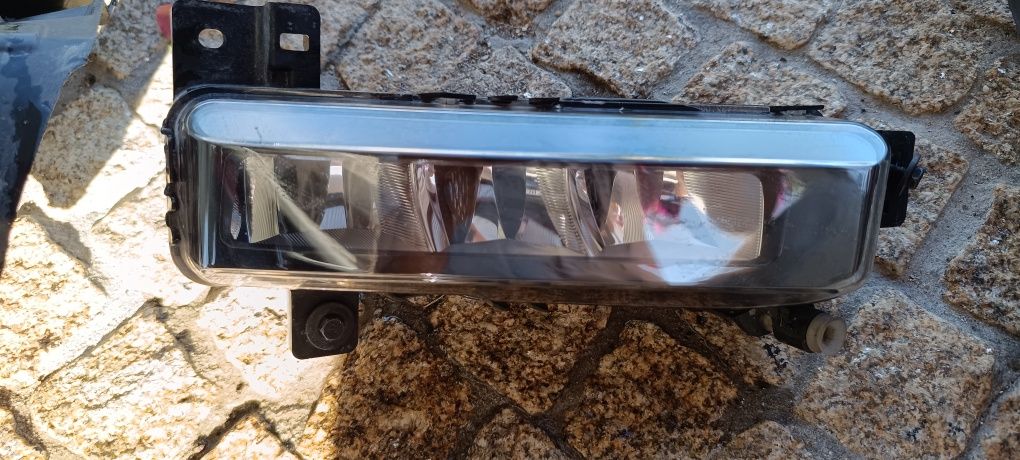 Farol nevoeiro BMW 1 F40 F45 F46 G07