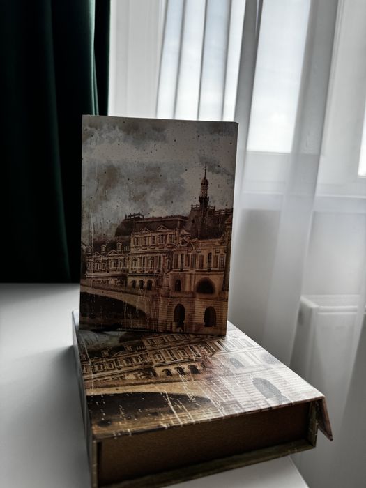 Блокнот у скриньці на замочку