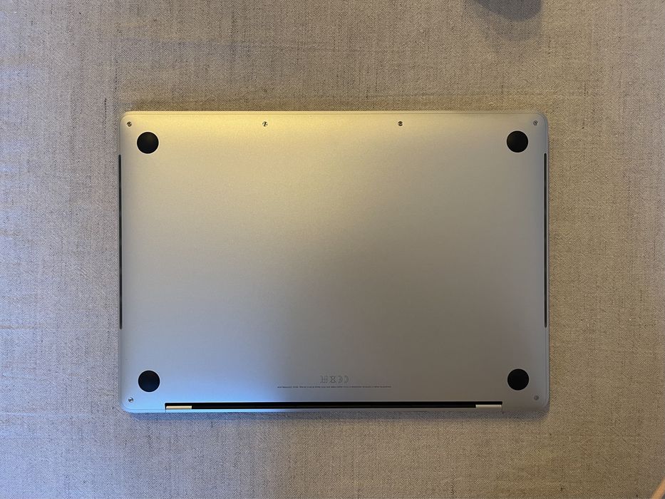 MacBook Pro | 13-inch | 2018 | 16GB | Intel Core i764409188459139121