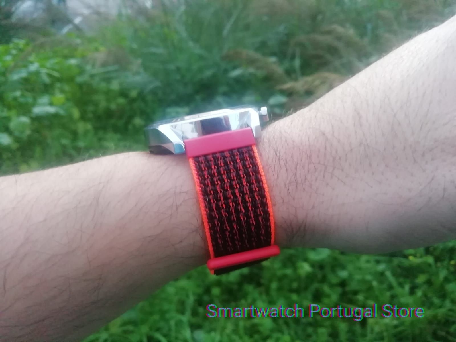 Bracelete 22mm em Nylon Loop :  Preto Vermelho