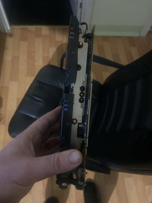 Продам видеокарту HIS Rx 570 4gb