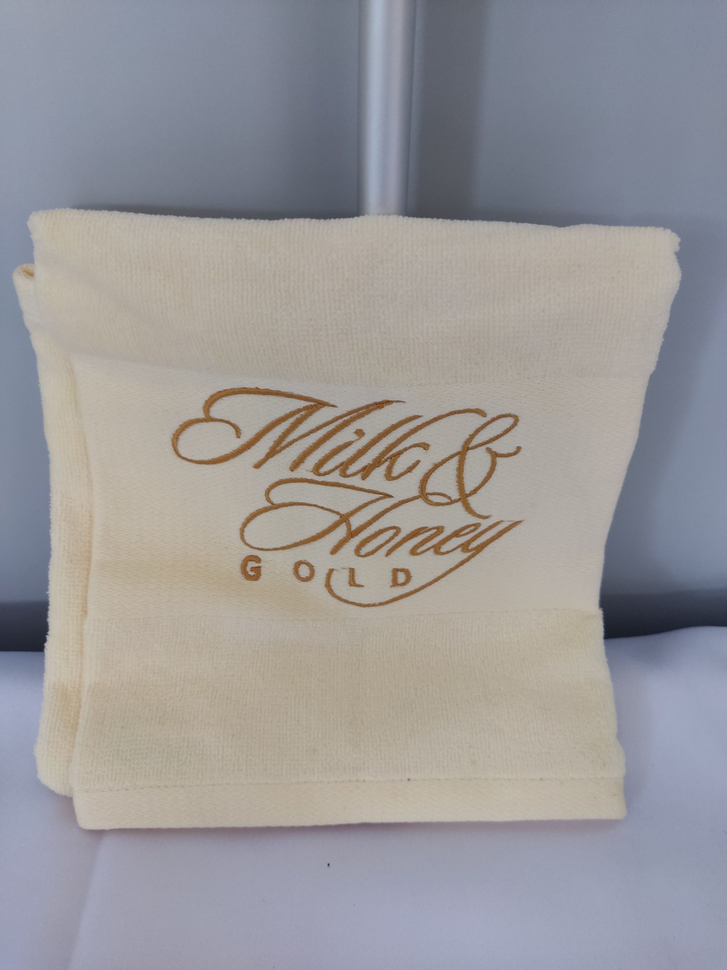 Toalha de mãos Milk & Honey Gold Towel Hand Towel (L)