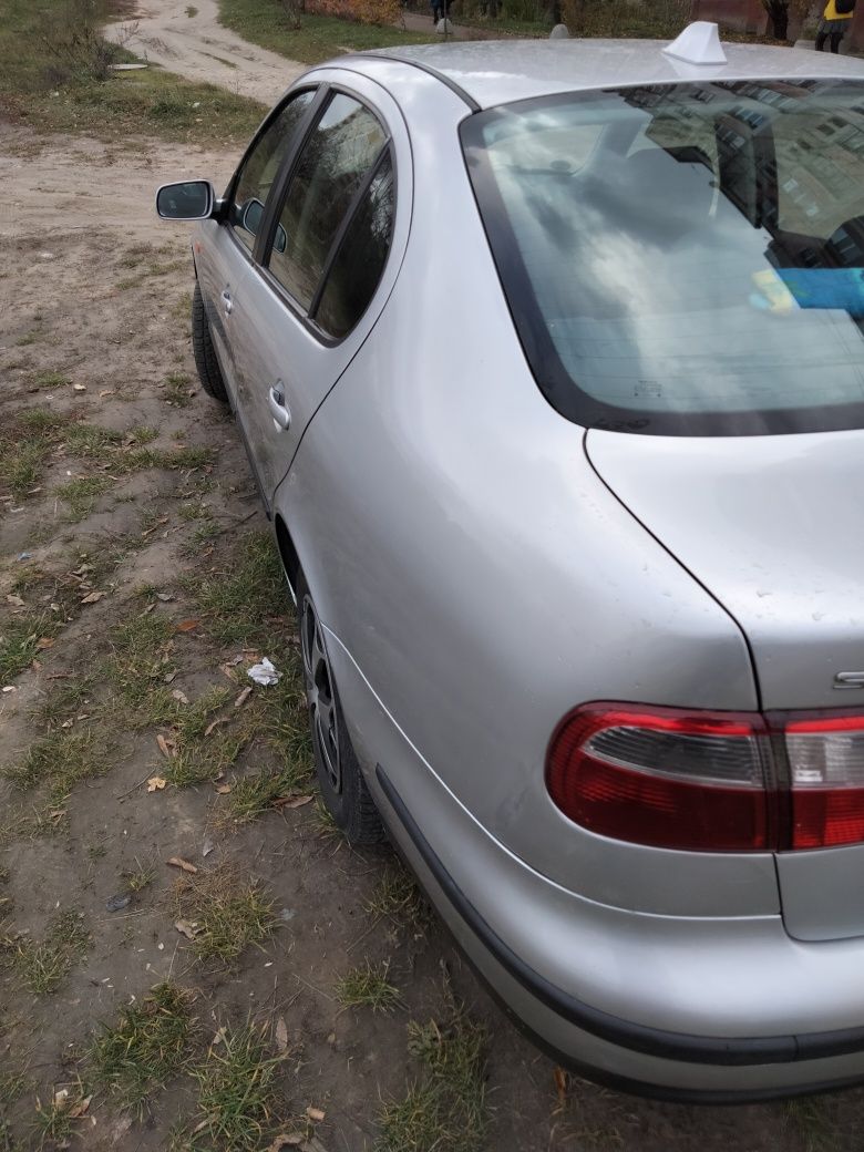 Seat  Toledo 2000 1,6 SR AKL  benzin